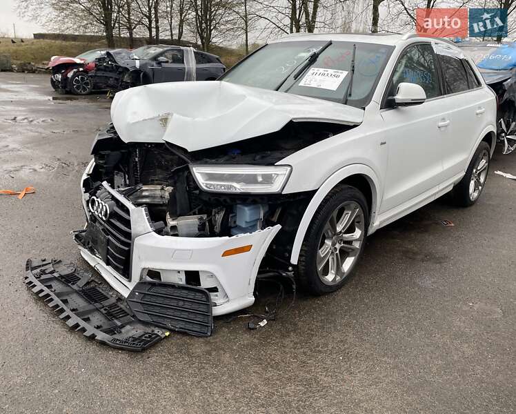 Внедорожник / Кроссовер Audi Q3 2017 в 
