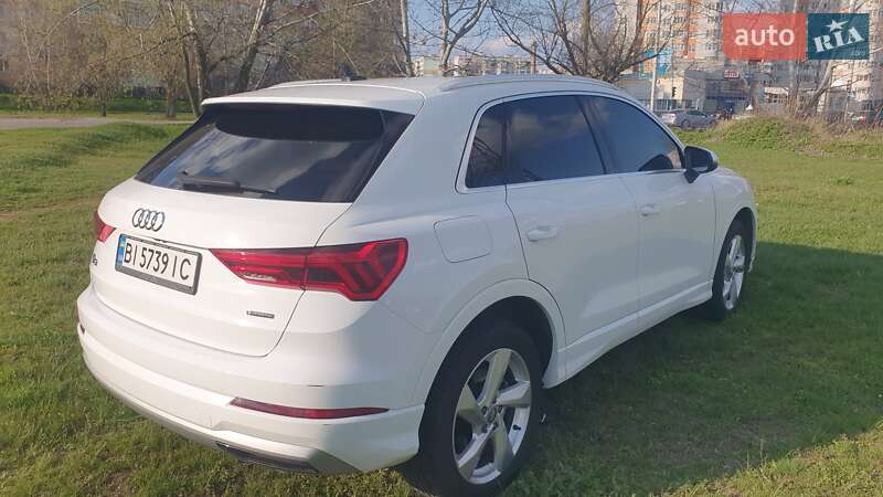 Позашляховик / Кросовер Audi Q3 2019 в Полтаві