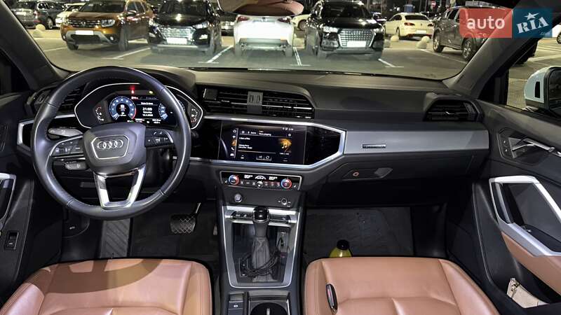 Внедорожник / Кроссовер Audi Q3 2020 в Львове