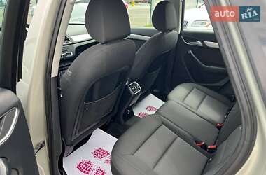 Позашляховик / Кросовер Audi Q3 2016 в 