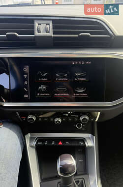 Внедорожник / Кроссовер Audi Q3 2022 в 