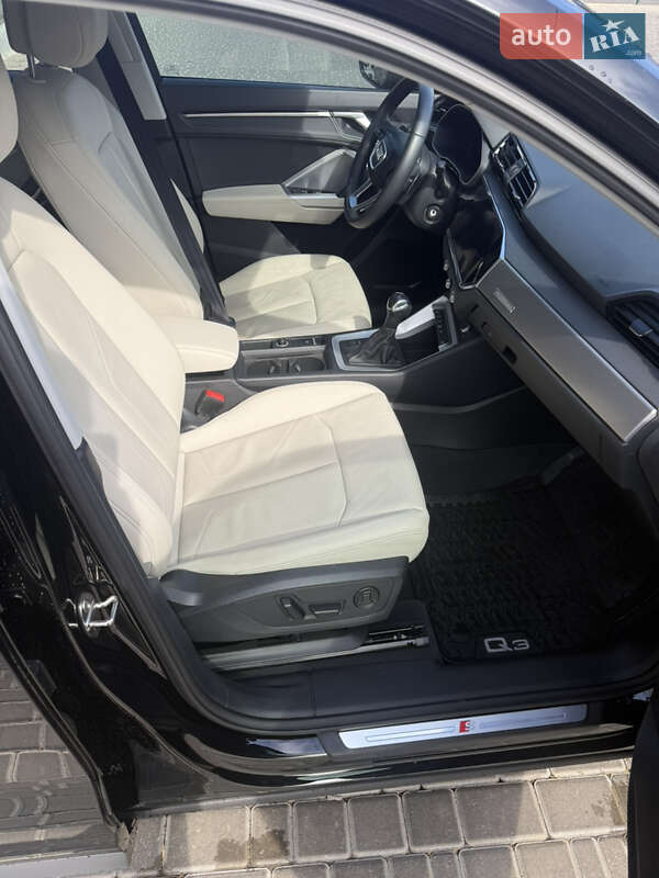 Внедорожник / Кроссовер Audi Q3 2022 в Одессе