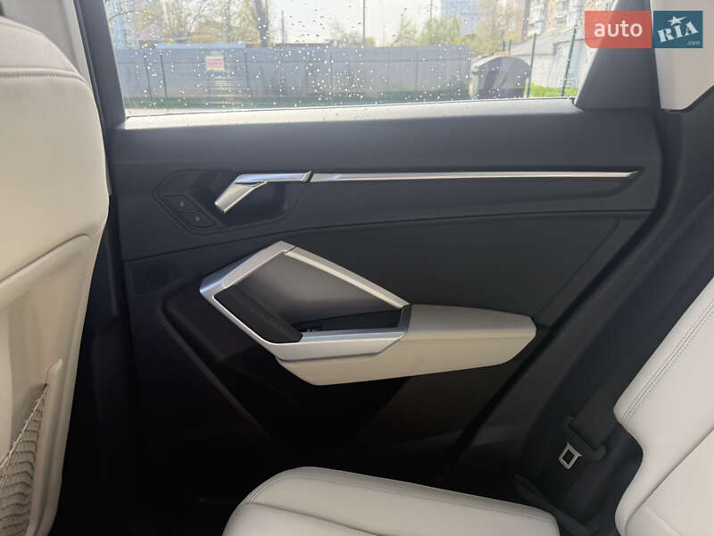 Внедорожник / Кроссовер Audi Q3 2022 в Одессе