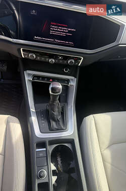 Внедорожник / Кроссовер Audi Q3 2022 в 