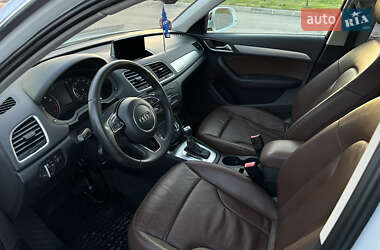 Внедорожник / Кроссовер Audi Q3 2015 в 