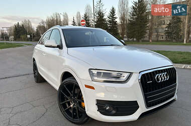 Внедорожник / Кроссовер Audi Q3 2015 в 