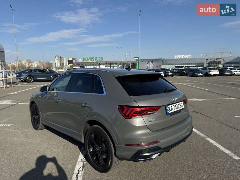 Внедорожник / Кроссовер Audi Q3 2019 в Киеве