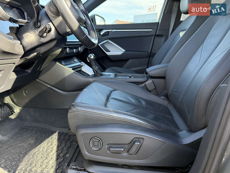 Внедорожник / Кроссовер Audi Q3 2019 в Киеве