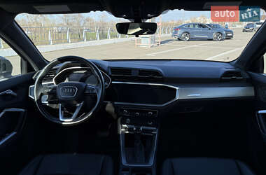 Внедорожник / Кроссовер Audi Q3 2019 в 