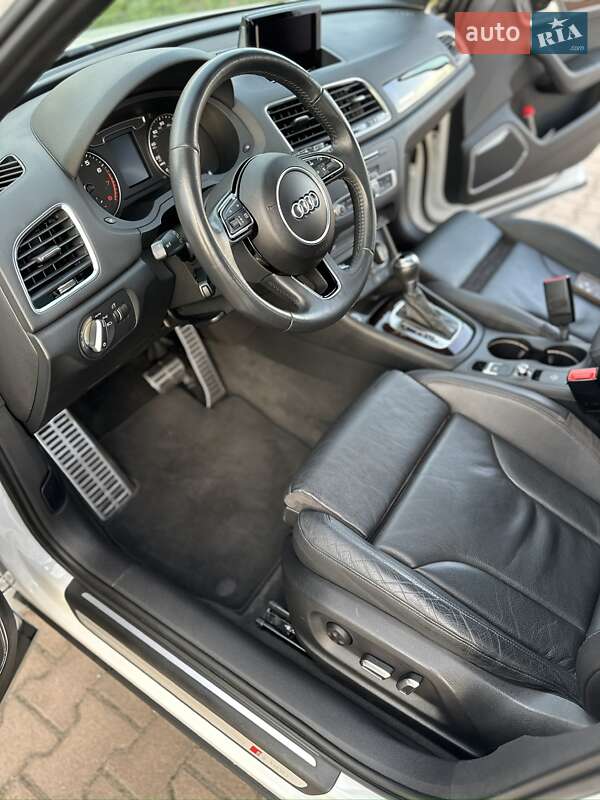 Внедорожник / Кроссовер Audi Q3 2017 в Киеве
