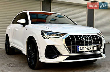 Внедорожник / Кроссовер Audi Q3 2021 в 