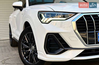 Внедорожник / Кроссовер Audi Q3 2021 в 