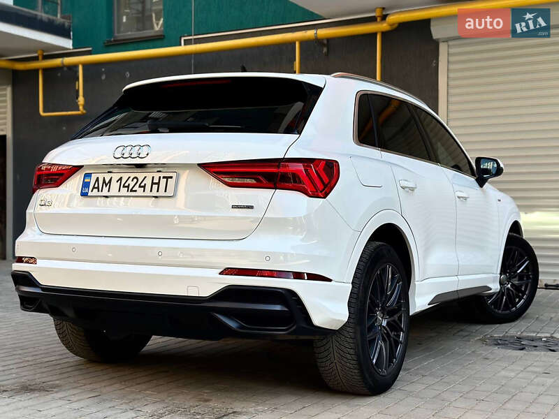 Внедорожник / Кроссовер Audi Q3 2021 в Житомире