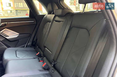 Внедорожник / Кроссовер Audi Q3 2021 в 