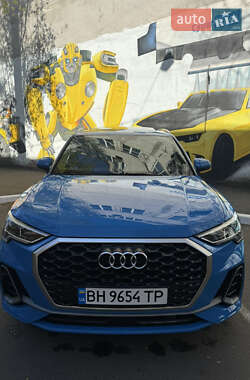 Внедорожник / Кроссовер Audi Q3 2019 в 