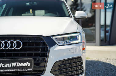 Внедорожник / Кроссовер Audi Q3 2017 в 