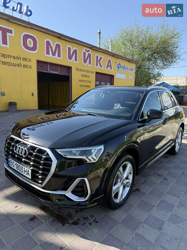 Позашляховик / Кросовер Audi Q3 2019 в Тернополі