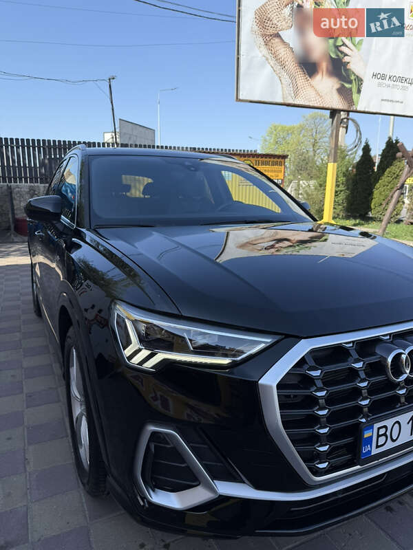 Позашляховик / Кросовер Audi Q3 2019 в Тернополі