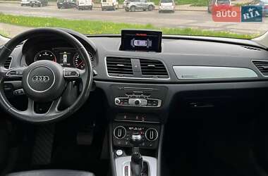 Позашляховик / Кросовер Audi Q3 2016 в 
