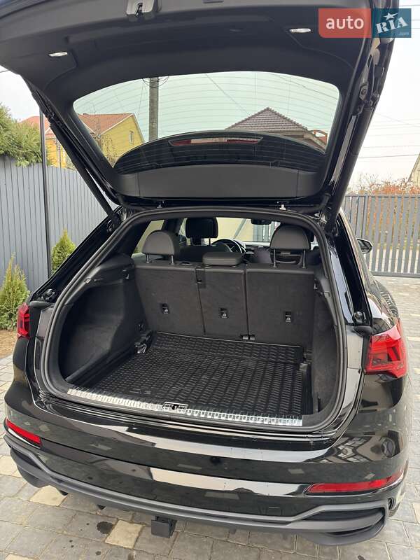 Внедорожник / Кроссовер Audi Q3 2022 в Киеве