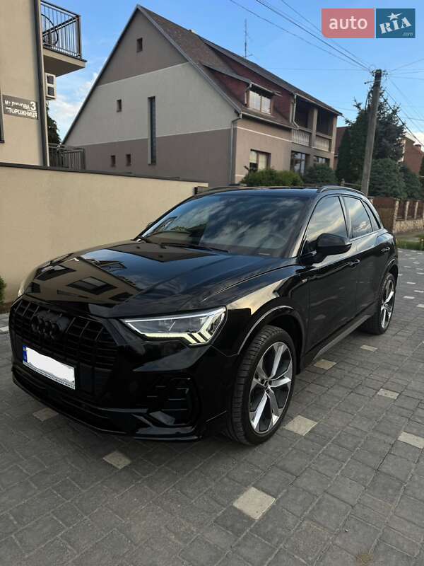 Внедорожник / Кроссовер Audi Q3 2022 в Киеве
