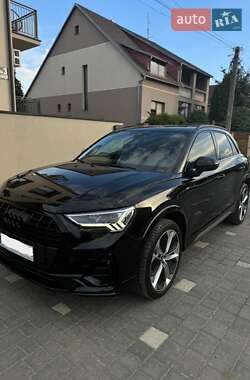 Внедорожник / Кроссовер Audi Q3 2022 в 
