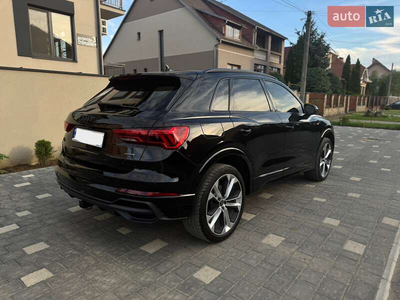 Внедорожник / Кроссовер Audi Q3 2022 в Киеве
