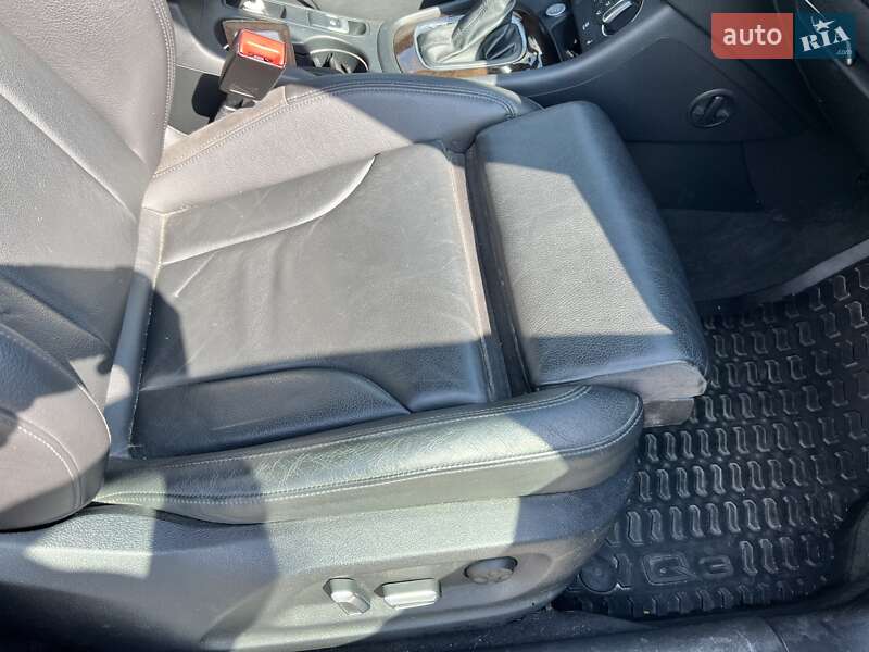 Внедорожник / Кроссовер Audi Q3 2015 в Киеве