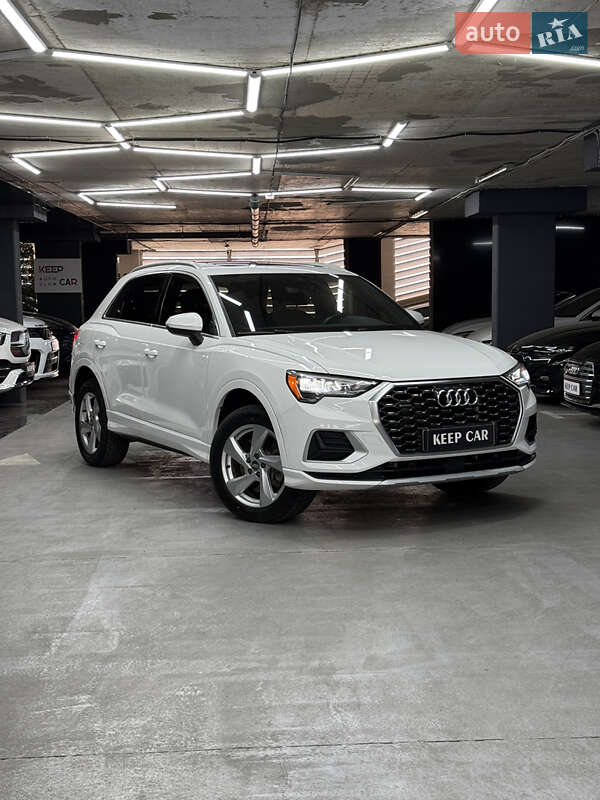 Внедорожник / Кроссовер Audi Q3 2019 в 