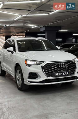 Внедорожник / Кроссовер Audi Q3 2019 в 