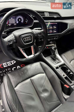 Внедорожник / Кроссовер Audi Q3 2019 в 