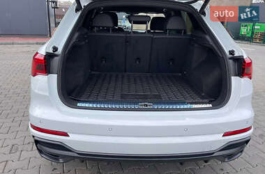 Внедорожник / Кроссовер Audi Q3 2021 в 