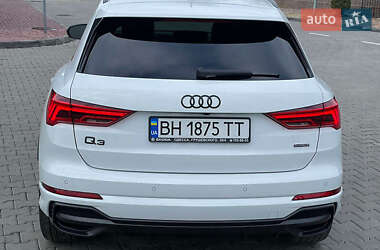 Внедорожник / Кроссовер Audi Q3 2021 в 