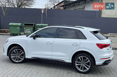 Внедорожник / Кроссовер Audi Q3 2021 в 