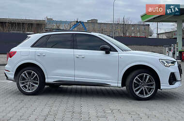 Внедорожник / Кроссовер Audi Q3 2021 в 