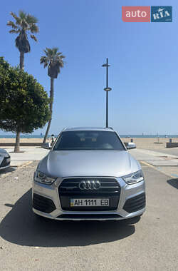 Позашляховик / Кросовер Audi Q3 2018 в 