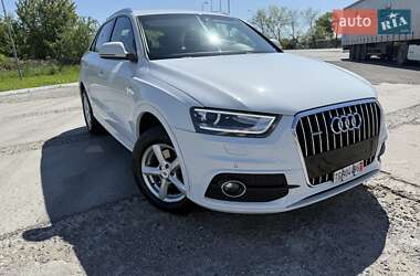 Внедорожник / Кроссовер Audi Q3 2014 в Ужгороде