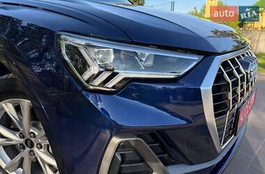 Позашляховик / Кросовер Audi Q3 2021 в 