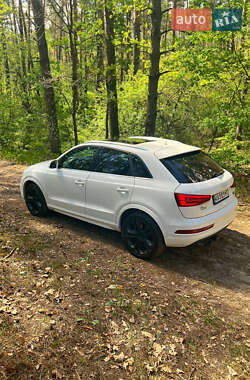 Позашляховик / Кросовер Audi Q3 2016 в 