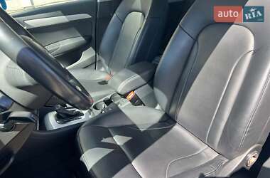 Внедорожник / Кроссовер Audi Q3 2017 в 