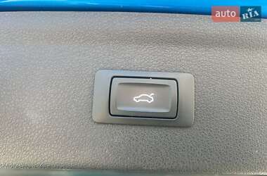 Внедорожник / Кроссовер Audi Q3 2017 в 