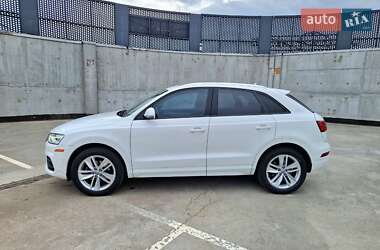 Позашляховик / Кросовер Audi Q3 2017 в 