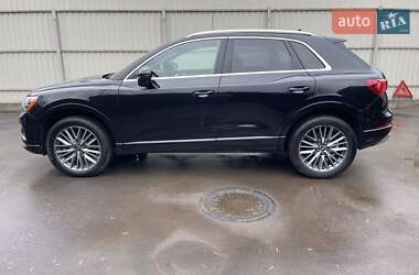 Внедорожник / Кроссовер Audi Q3 2021 в 