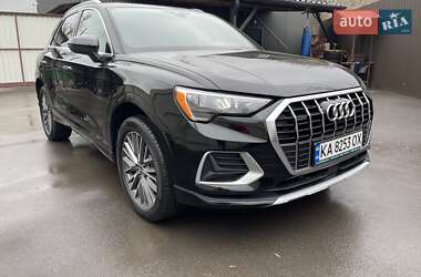 Внедорожник / Кроссовер Audi Q3 2021 в 