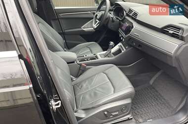 Внедорожник / Кроссовер Audi Q3 2021 в 
