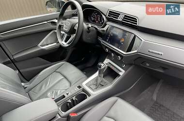 Внедорожник / Кроссовер Audi Q3 2021 в 