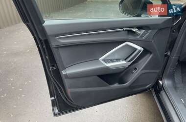 Внедорожник / Кроссовер Audi Q3 2021 в 