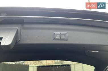 Внедорожник / Кроссовер Audi Q3 2021 в 