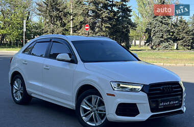 Внедорожник / Кроссовер Audi Q3 2017 в 
