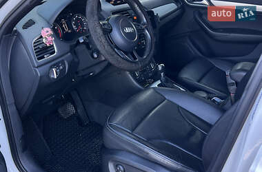Внедорожник / Кроссовер Audi Q3 2017 в 
